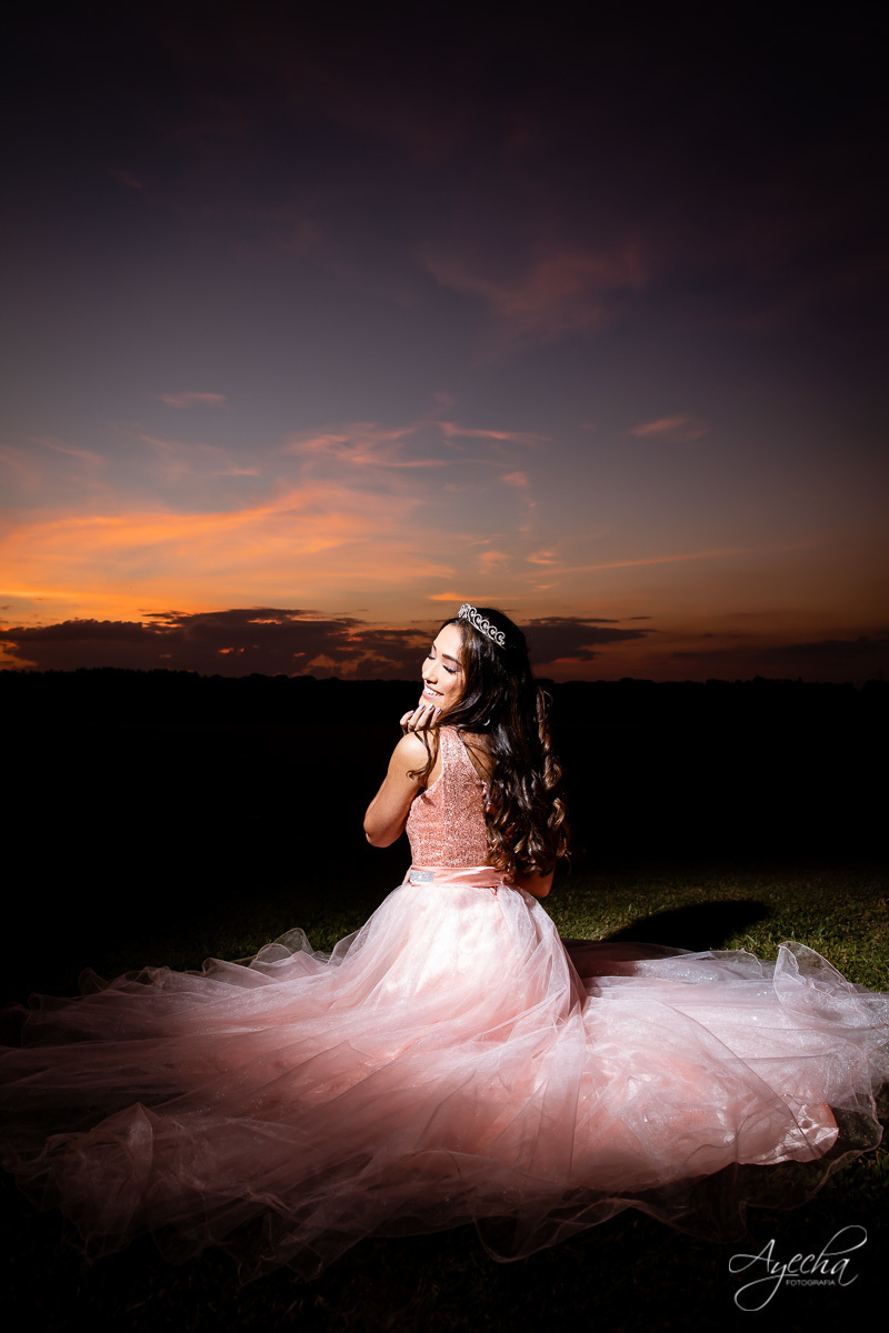 15 anos curitiba; ensaio 15 anos; ensaio debutante; book 15 anos; chácara ienkot; 15 anos urbano; 15 anos romantico; debutante street; chacara para ensaios; vestido debutante; festa 5 anos; pinterest; tumbler; balões; 