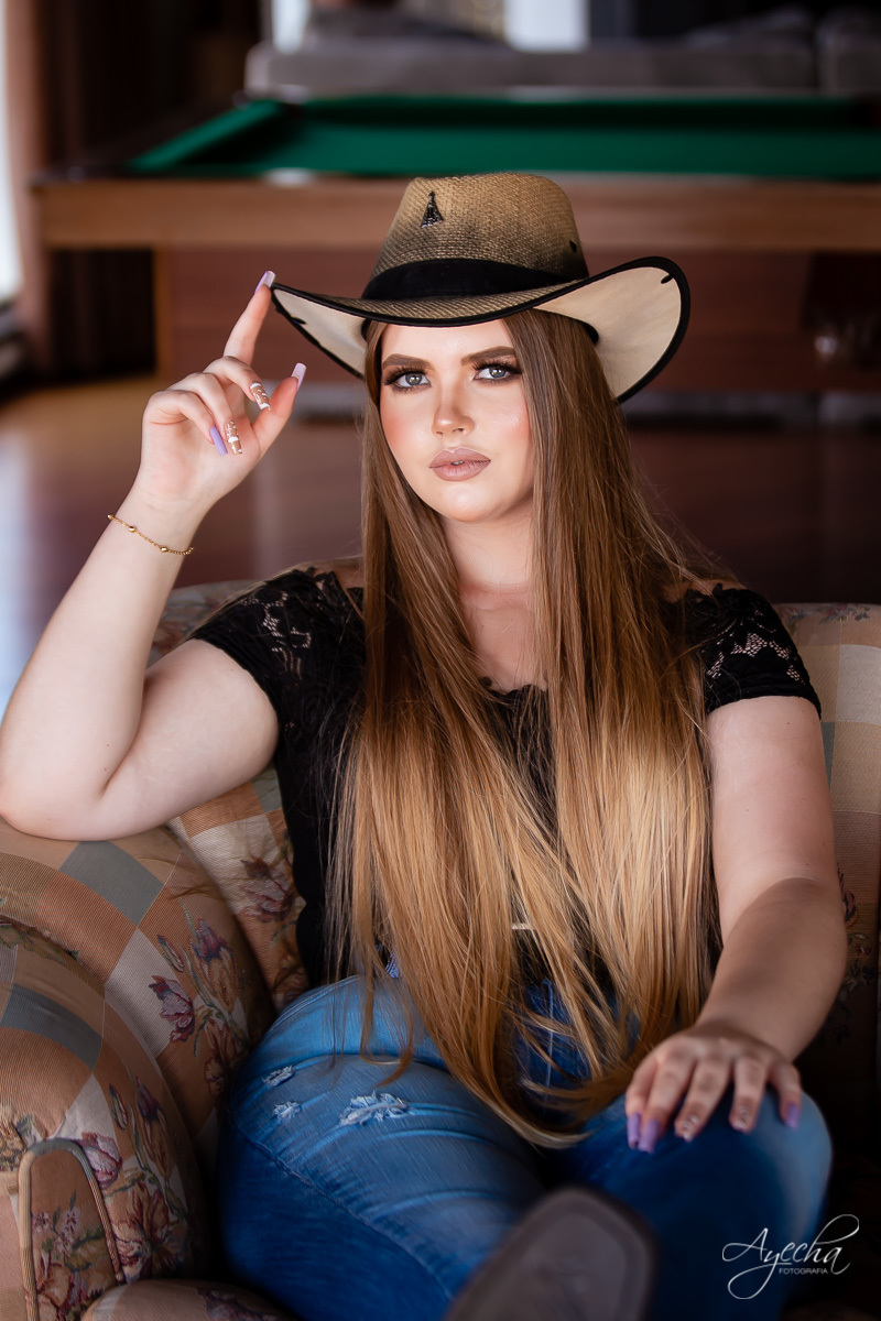 Ensaio debutante coutry, ensaio 15 anos cavalo, ensaio são luiz do purunã, debutar, ensaio princesa; vestido de debutante araucária; 