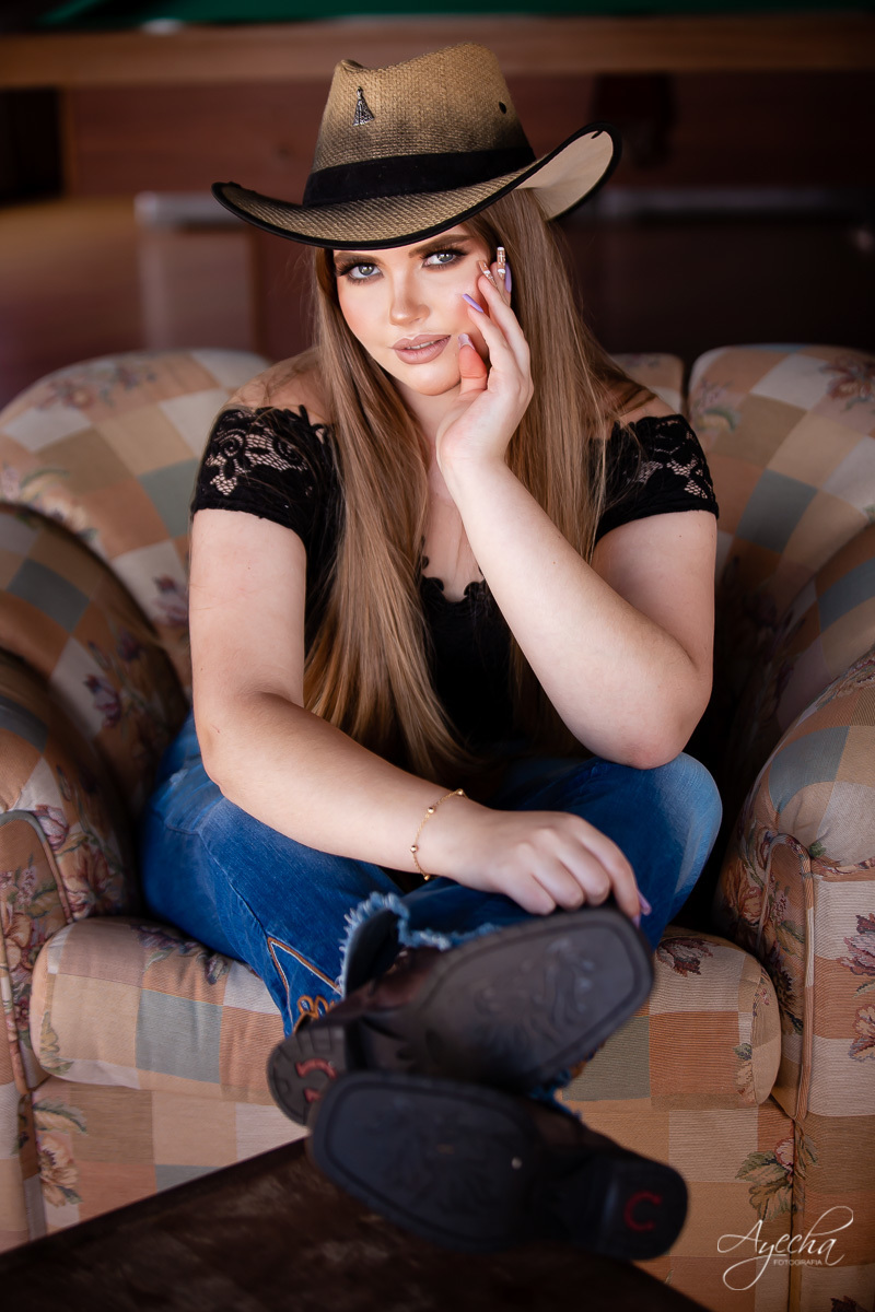 Ensaio debutante coutry, ensaio 15 anos cavalo, ensaio são luiz do purunã, debutar, ensaio princesa; vestido de debutante araucária; 