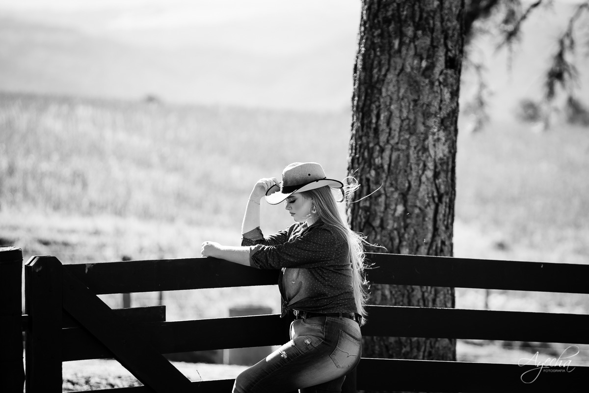 Ensaio debutante coutry, ensaio 15 anos cavalo, ensaio são luiz do purunã, debutar, ensaio princesa; vestido de debutante araucária; ensaio fazenda, 