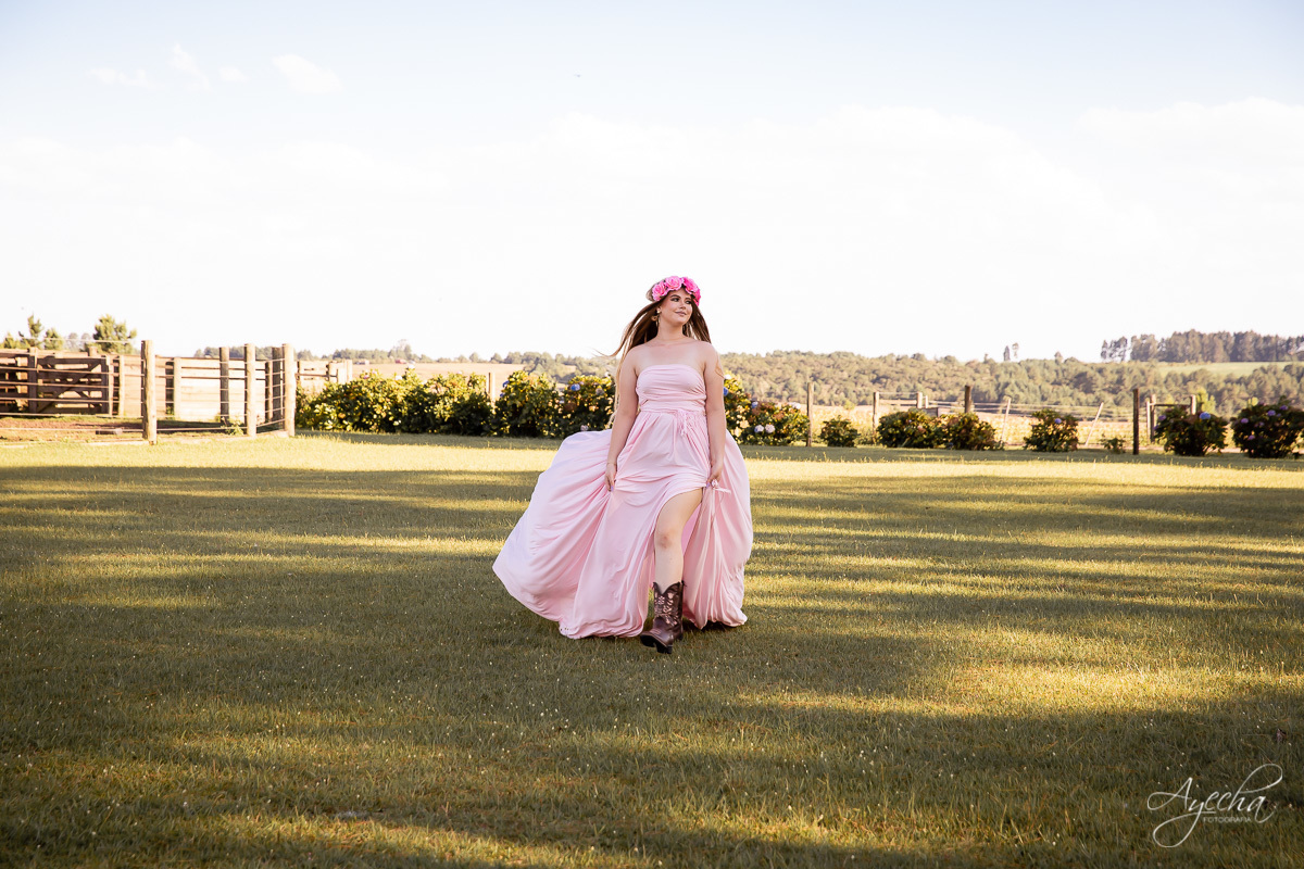Ensaio debutante coutry, ensaio 15 anos cavalo, ensaio são luiz do purunã, debutar, ensaio princesa; vestido de debutante araucária; ensaio fazenda, 