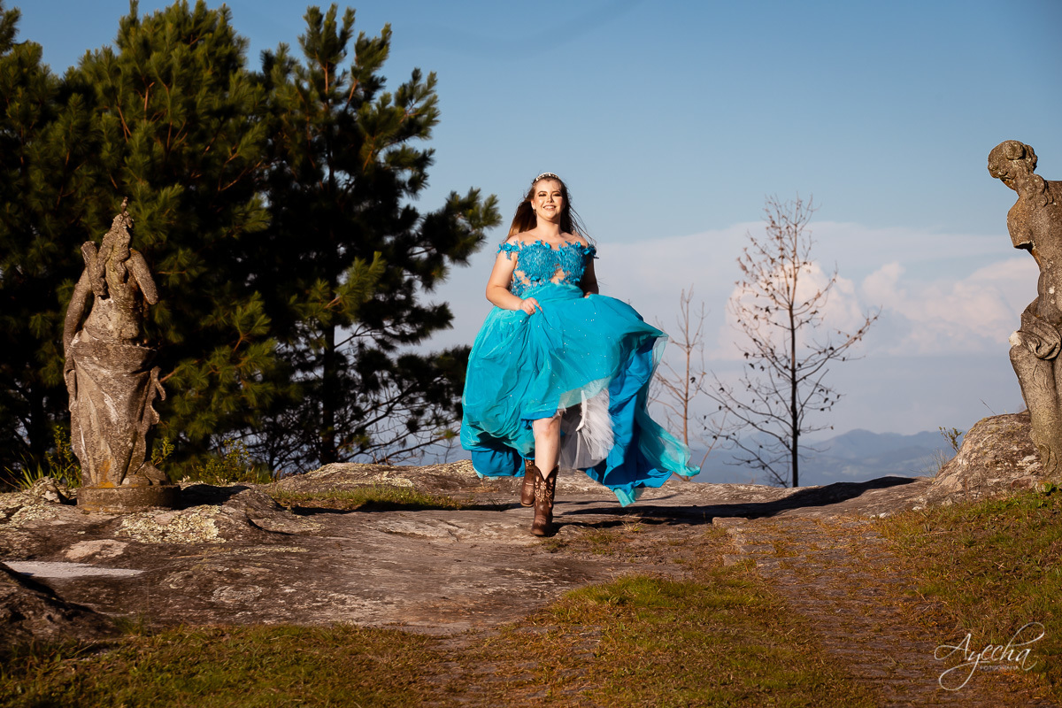 Ensaio debutante coutry, ensaio 15 anos cavalo, ensaio são luiz do purunã, debutar, ensaio princesa; vestido de debutante araucária; ensaio fazenda, 
