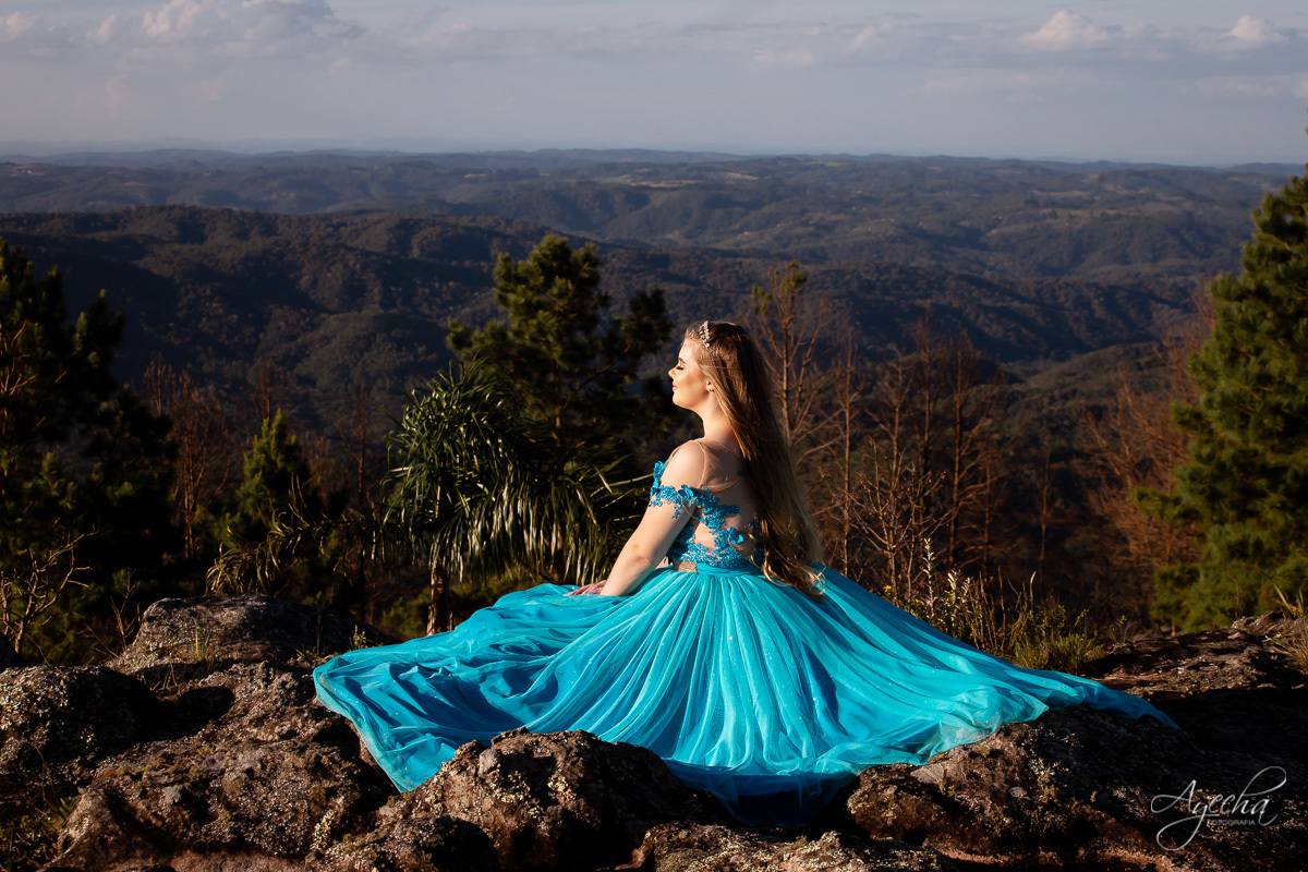 Ensaio debutante coutry, ensaio 15 anos cavalo, ensaio são luiz do purunã, debutar, ensaio princesa; vestido de debutante araucária; ensaio fazenda, 