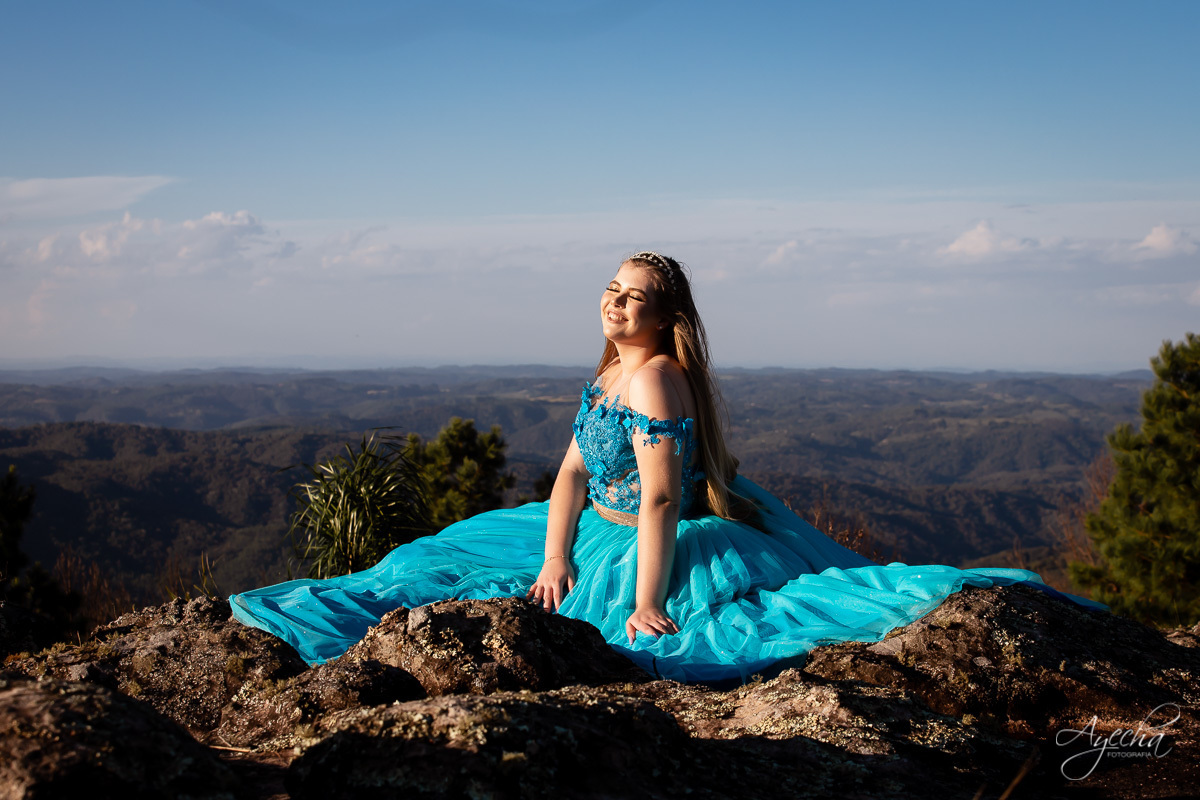Ensaio debutante coutry, ensaio 15 anos cavalo, ensaio são luiz do purunã, debutar, ensaio princesa; vestido de debutante araucária; ensaio fazenda, 