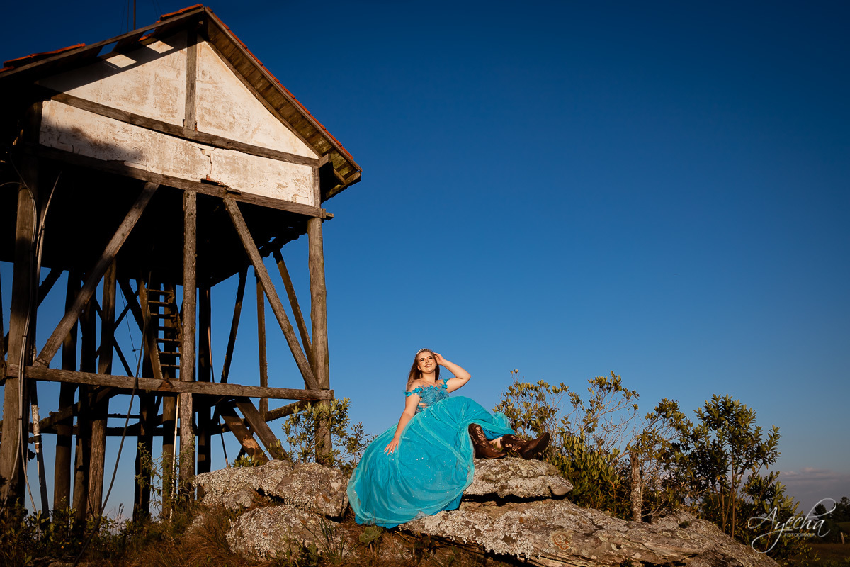 Ensaio debutante coutry, ensaio 15 anos cavalo, ensaio são luiz do purunã, debutar, ensaio princesa; vestido de debutante araucária; ensaio fazenda, 