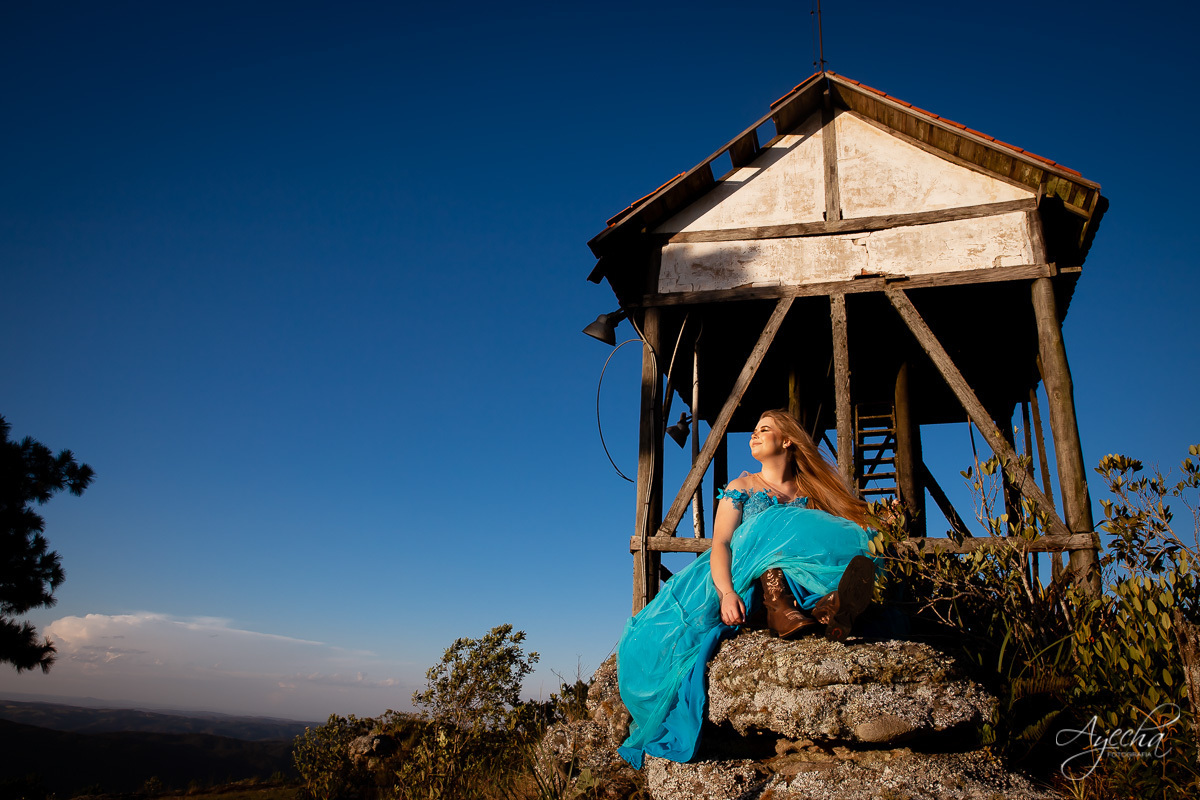 Ensaio debutante coutry, ensaio 15 anos cavalo, ensaio são luiz do purunã, debutar, ensaio princesa; vestido de debutante araucária; ensaio fazenda, 