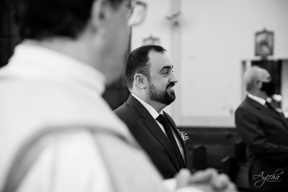 La casa da noiva; Santuário Nossa Senhora de Lourdes; Noivas curitibanas; noivas de curitiba; fotografo de casamento curitiba; fotografia de casamento curitiba; casamento na igreja; ensaio dos noivos; teatro paiol; 