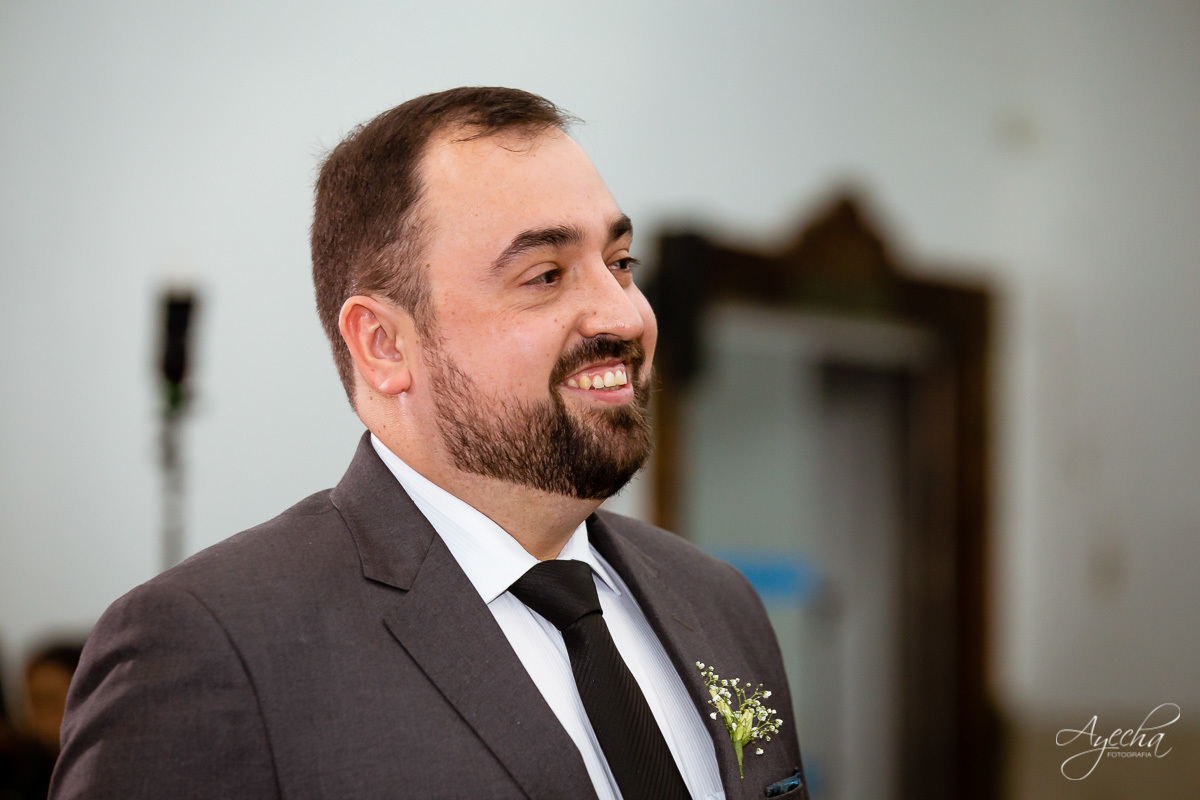 La casa da noiva; Santuário Nossa Senhora de Lourdes; Noivas curitibanas; noivas de curitiba; fotografo de casamento curitiba; fotografia de casamento curitiba; casamento na igreja; ensaio dos noivos; teatro paiol; deborah ayecha fotografia;