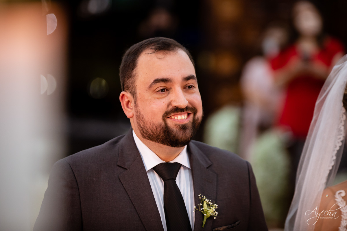 La casa da noiva; Santuário Nossa Senhora de Lourdes; Noivas curitibanas; noivas de curitiba; fotografo de casamento curitiba; fotografia de casamento curitiba; casamento na igreja; ensaio dos noivos; teatro paiol; deborah ayecha fotografia;