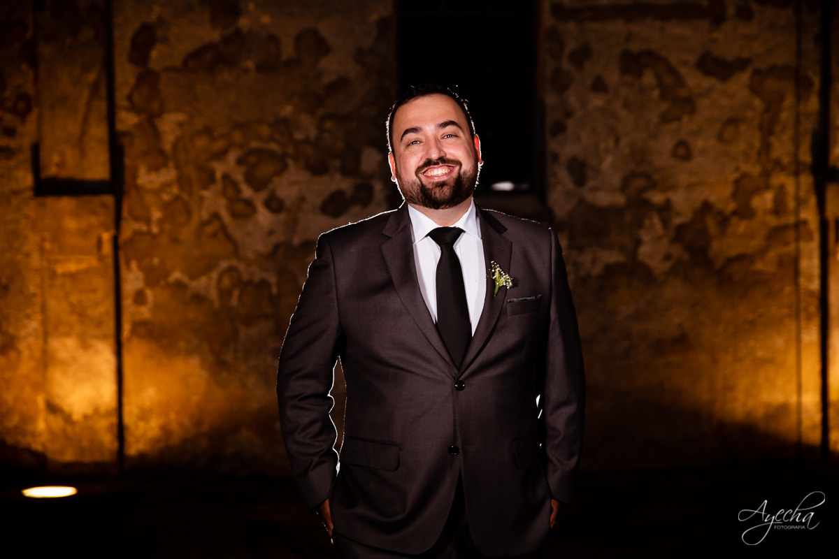 La casa da noiva; Santuário Nossa Senhora de Lourdes; Noivas curitibanas; noivas de curitiba; fotografo de casamento curitiba; fotografia de casamento curitiba; casamento na igreja; ensaio dos noivos; teatro paiol; deborah ayecha fotografia;