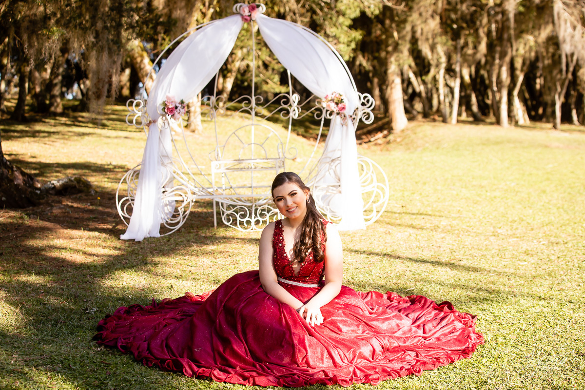 Ensaio 15 anos Curitiba;  São José dos Pinhais; Piraquara;  Debutante Curitiba; Ensaio Teen; Ensaio Celeiro; Ensaio Rústico; xv anos; vestido debutante; ienkot; mc donalds; diabetes; festa 15 anos; melhores fotógrafos curitiba; especialista 15 anos