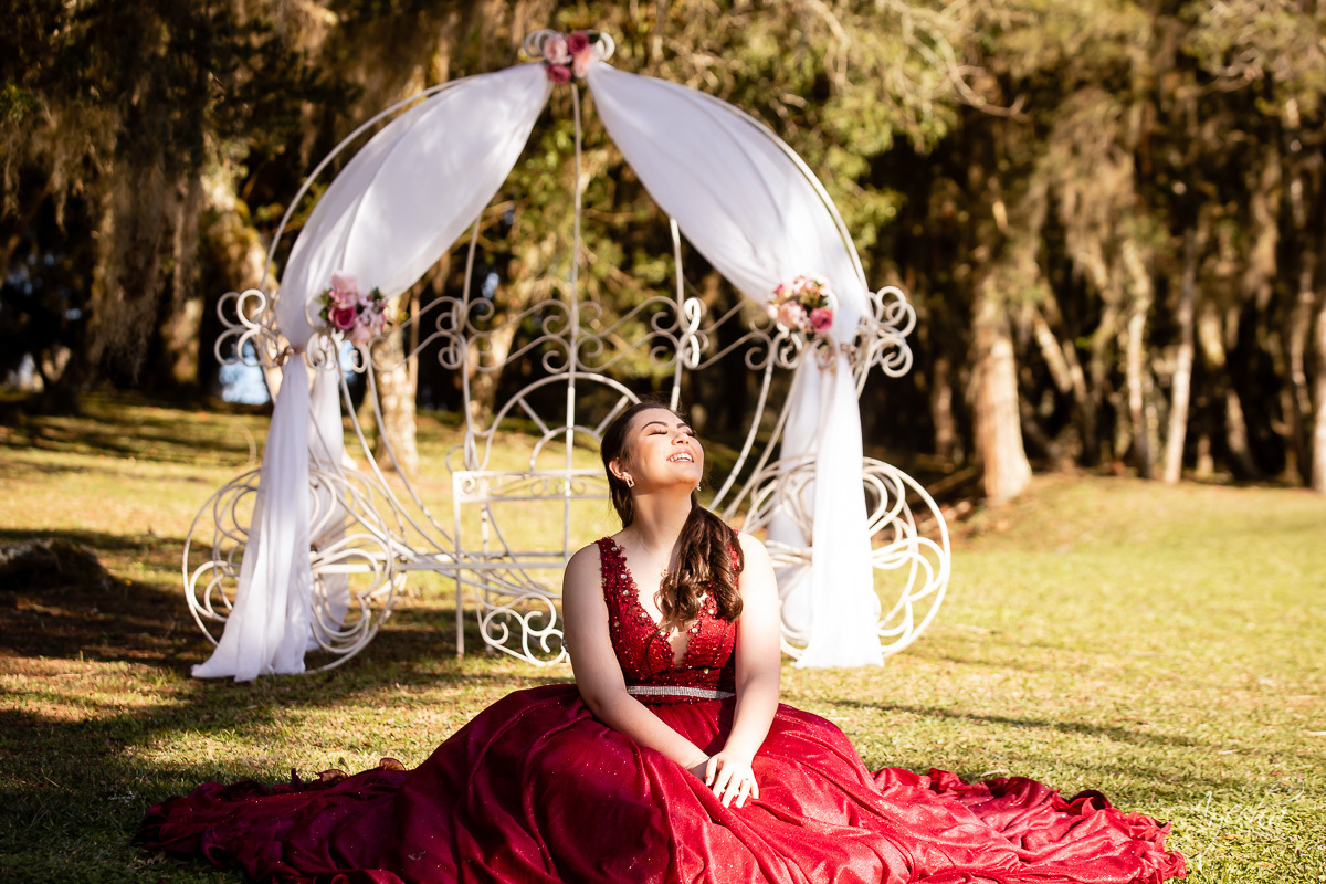 Ensaio 15 anos Curitiba;  São José dos Pinhais; Piraquara;  Debutante Curitiba; Ensaio Teen; Ensaio Celeiro; Ensaio Rústico; xv anos; vestido debutante; ienkot; mc donalds; diabetes; festa 15 anos; melhores fotógrafos curitiba; especialista 15 anos