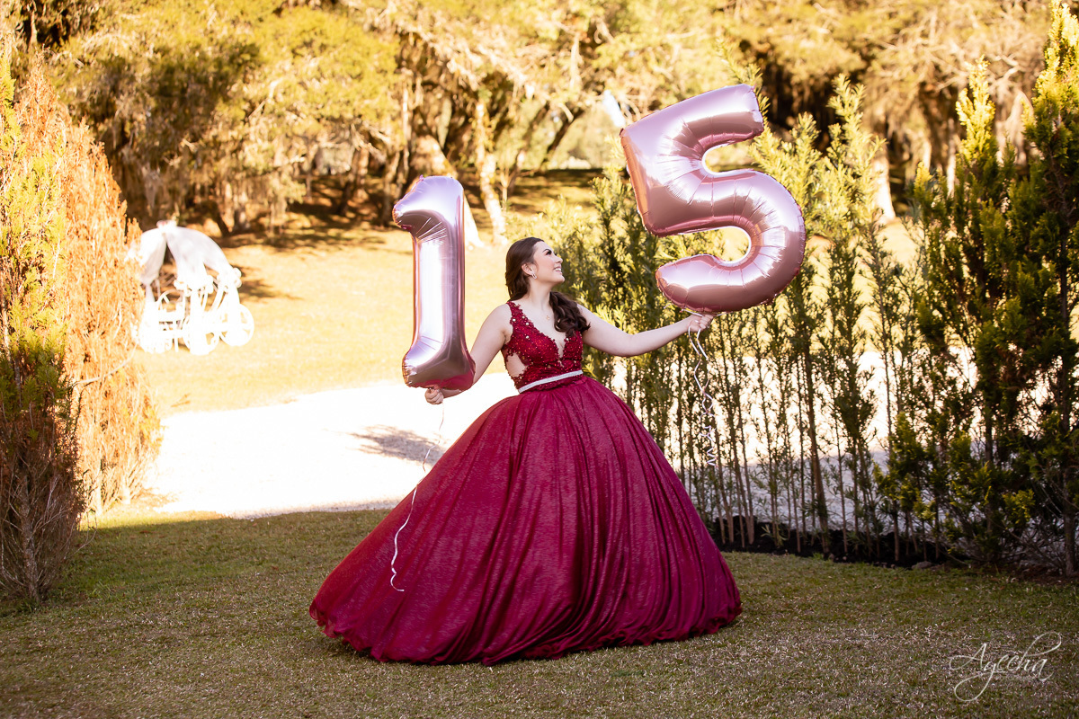 Ensaio 15 anos Curitiba;  São José dos Pinhais; Piraquara;  Debutante Curitiba; Ensaio Teen; Ensaio Celeiro; Ensaio Rústico; xv anos; vestido debutante; ienkot; mc donalds; diabetes; festa 15 anos; melhores fotógrafos curitiba; especialista 15 anos