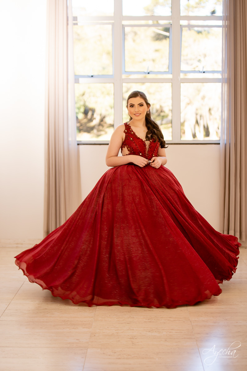 Ensaio 15 anos Curitiba;  São José dos Pinhais; Piraquara;  Debutante Curitiba; Ensaio Teen; Ensaio Celeiro; Ensaio Rústico; xv anos; vestido debutante; ienkot; mc donalds; diabetes; festa 15 anos; melhores fotógrafos curitiba; especialista 15 anos