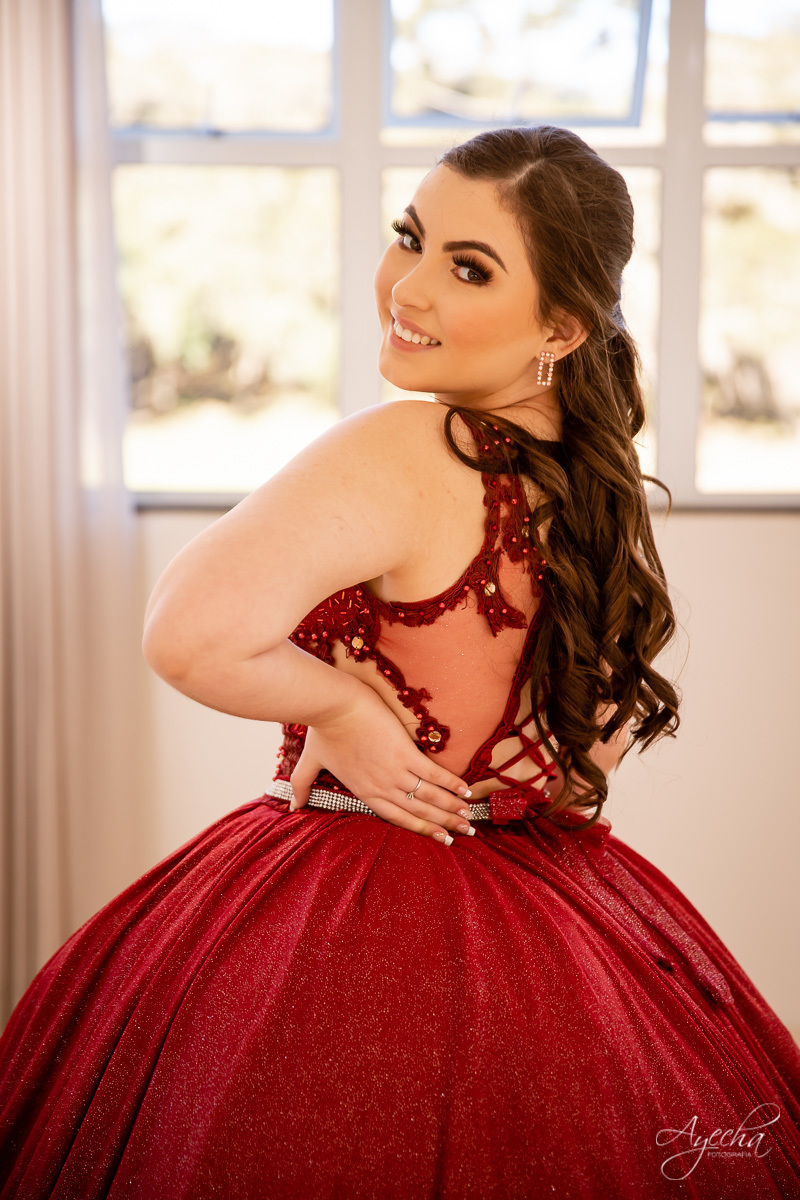 Ensaio 15 anos Curitiba;  São José dos Pinhais; Piraquara;  Debutante Curitiba; Ensaio Teen; Ensaio Celeiro; Ensaio Rústico; xv anos; vestido debutante; ienkot; mc donalds; diabetes; festa 15 anos; melhores fotógrafos curitiba; especialista 15 anos