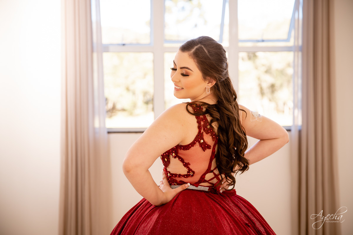 Ensaio 15 anos Curitiba;  São José dos Pinhais; Piraquara;  Debutante Curitiba; Ensaio Teen; Ensaio Celeiro; Ensaio Rústico; xv anos; vestido debutante; ienkot; mc donalds; diabetes; festa 15 anos; melhores fotógrafos curitiba; especialista 15 anos