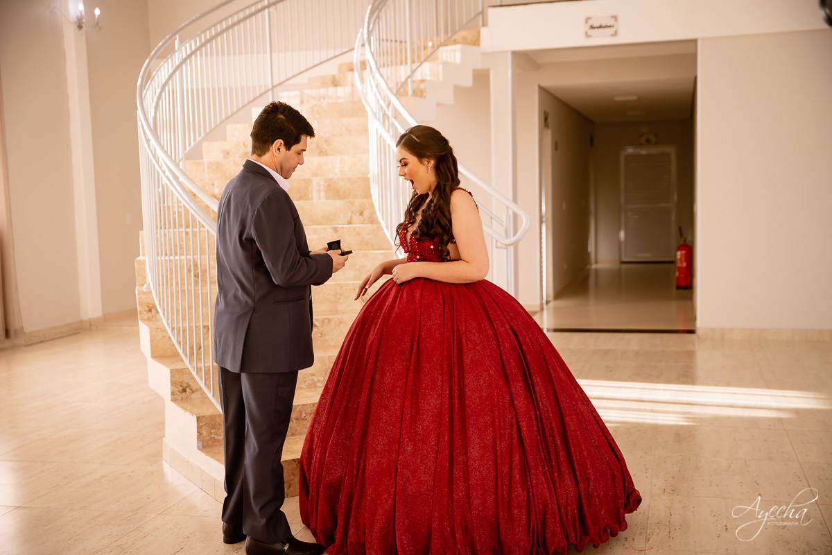 Ensaio 15 anos Curitiba;  São José dos Pinhais; Piraquara;  Debutante Curitiba; Ensaio Teen; Ensaio Celeiro; Ensaio Rústico; xv anos; vestido debutante; ienkot; mc donalds; diabetes; festa 15 anos; melhores fotógrafos curitiba; especialista 15 anos