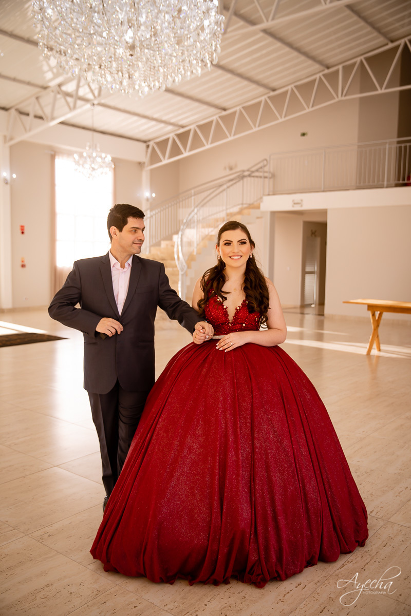 Ensaio 15 anos Curitiba;  São José dos Pinhais; Piraquara;  Debutante Curitiba; Ensaio Teen; Ensaio Celeiro; Ensaio Rústico; xv anos; vestido debutante; ienkot; mc donalds; diabetes; festa 15 anos; melhores fotógrafos curitiba; especialista 15 anos