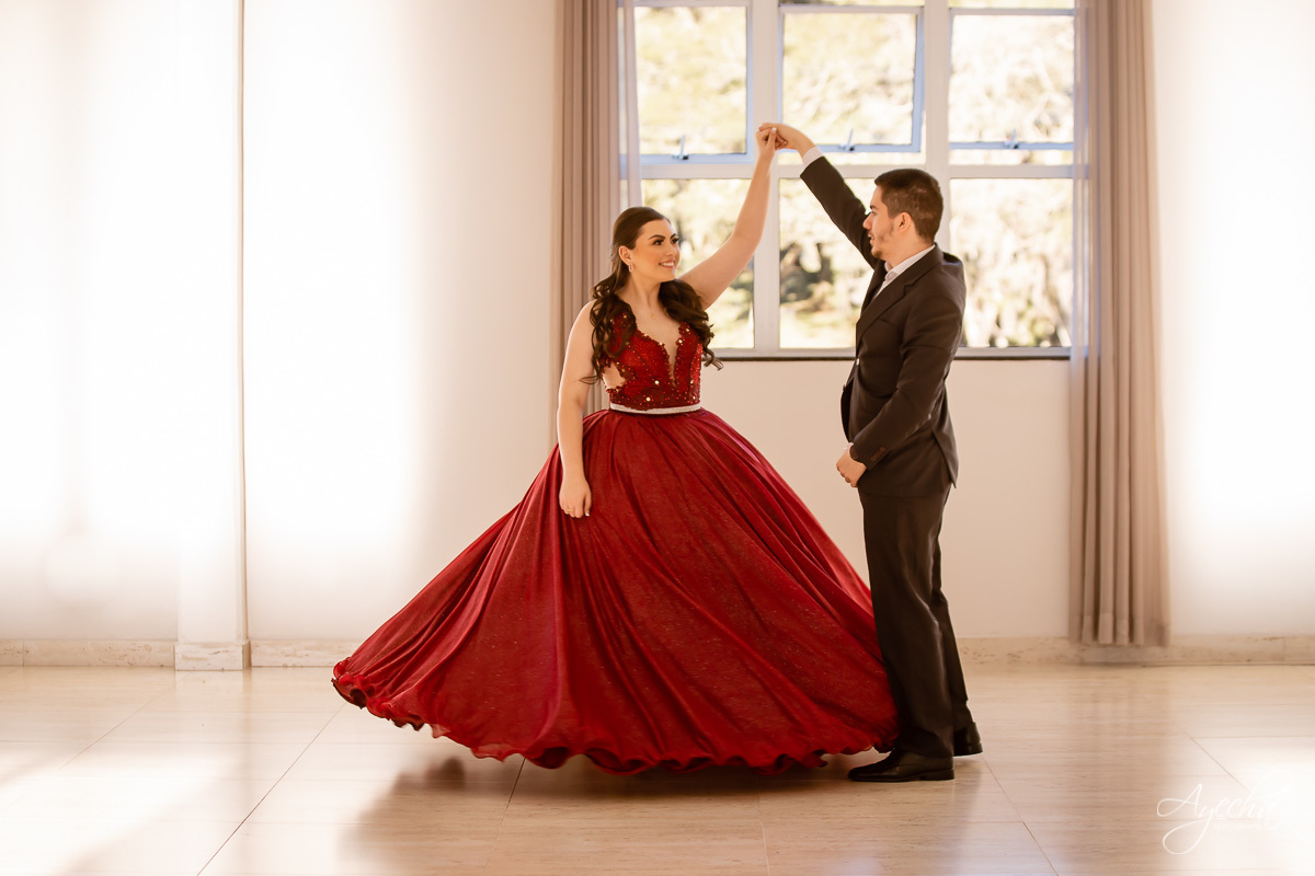 Ensaio 15 anos Curitiba;  São José dos Pinhais; Piraquara;  Debutante Curitiba; Ensaio Teen; Ensaio Celeiro; Ensaio Rústico; xv anos; vestido debutante; ienkot; mc donalds; diabetes; festa 15 anos; melhores fotógrafos curitiba; especialista 15 anos