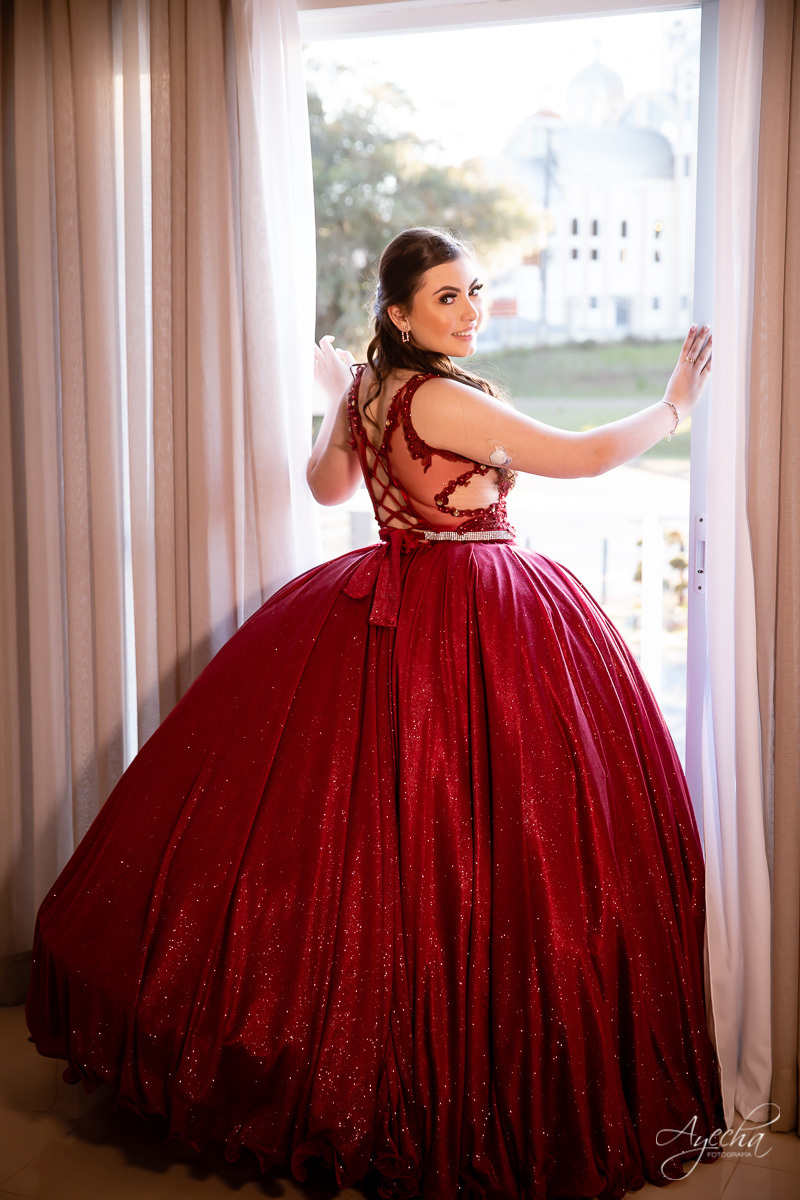 Ensaio 15 anos Curitiba;  São José dos Pinhais; Piraquara;  Debutante Curitiba; Ensaio Teen; Ensaio Celeiro; Ensaio Rústico; xv anos; vestido debutante; ienkot; mc donalds; diabetes; festa 15 anos; melhores fotógrafos curitiba; especialista 15 anos