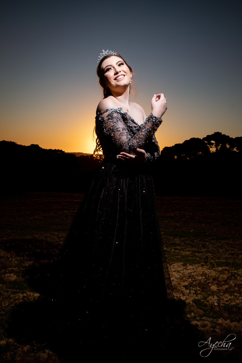 Ensaio 15 anos Curitiba;  São José dos Pinhais; Piraquara;  Debutante Curitiba; Ensaio Teen; Ensaio Celeiro; Ensaio Rústico; xv anos; vestido debutante; ienkot; mc donalds; diabetes; festa 15 anos; melhores fotógrafos curitiba; especialista 15 anos