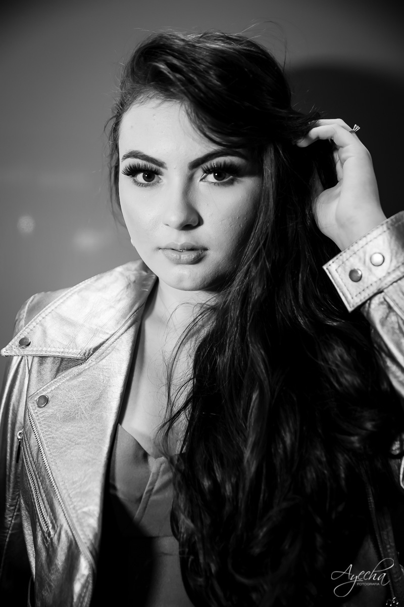 Ensaio 15 anos Curitiba;  São José dos Pinhais; Piraquara;  Debutante Curitiba; Ensaio Teen; Ensaio Celeiro; Ensaio Rústico; xv anos; vestido debutante; ienkot; mc donalds; diabetes; festa 15 anos; melhores fotógrafos curitiba; especialista 15 anos