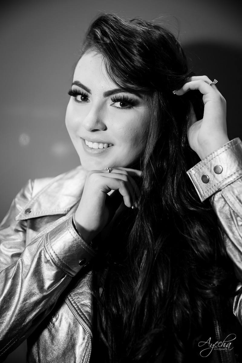 Ensaio 15 anos Curitiba;  São José dos Pinhais; Piraquara;  Debutante Curitiba; Ensaio Teen; Ensaio Celeiro; Ensaio Rústico; xv anos; vestido debutante; ienkot; mc donalds; diabetes; festa 15 anos; melhores fotógrafos curitiba; especialista 15 anos