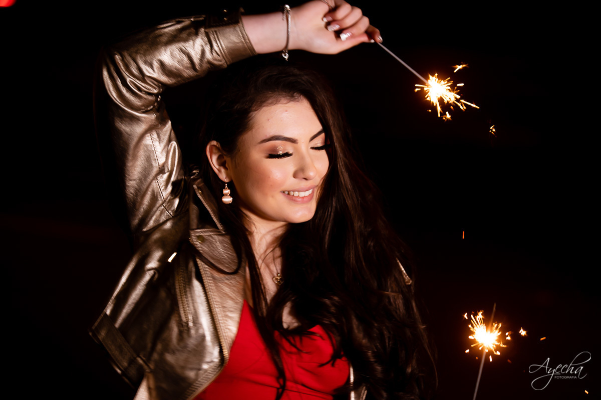 Ensaio 15 anos Curitiba;  São José dos Pinhais; Piraquara;  Debutante Curitiba; Ensaio Teen; Ensaio Celeiro; Ensaio Rústico; xv anos; vestido debutante; ienkot; mc donalds; diabetes; festa 15 anos; melhores fotógrafos curitiba; especialista 15 anos