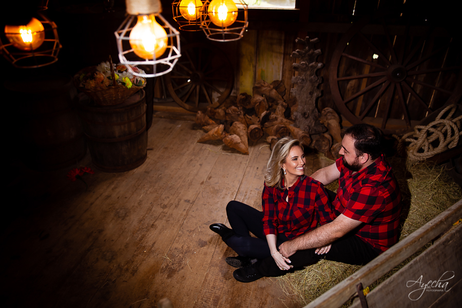 Chácara para ensaios fotográficos em curitiba; chácara ienkot; ensaio de casamento; ensaio rústico; ensaio no celeiro; pré wedding curitiba; casamentos piraquara; casamentos pinhais; fotógrafos de casamento; 