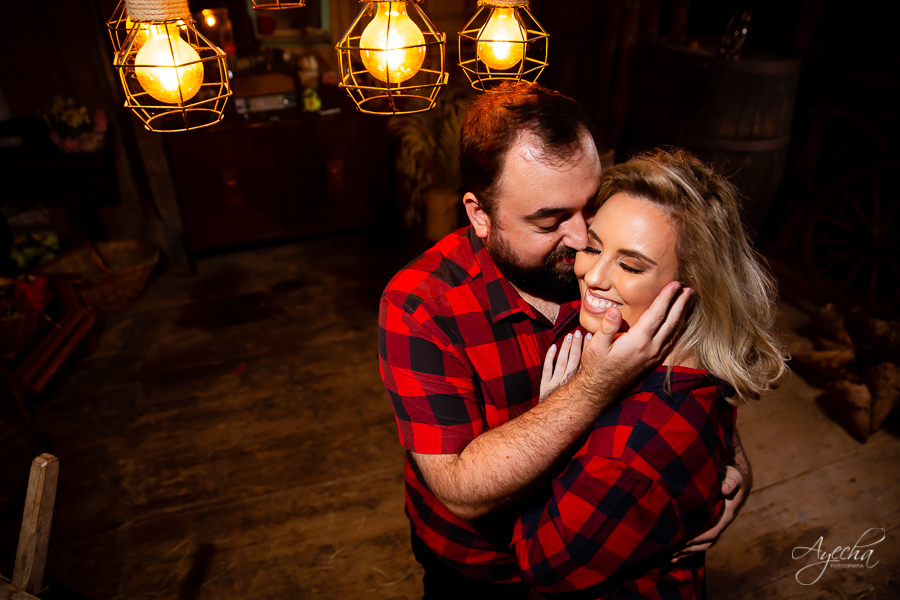 Chácara para ensaios fotográficos em curitiba; chácara ienkot; ensaio de casamento; ensaio rústico; ensaio no celeiro; pré wedding curitiba; casamentos piraquara; casamentos pinhais; fotógrafos de casamento; 