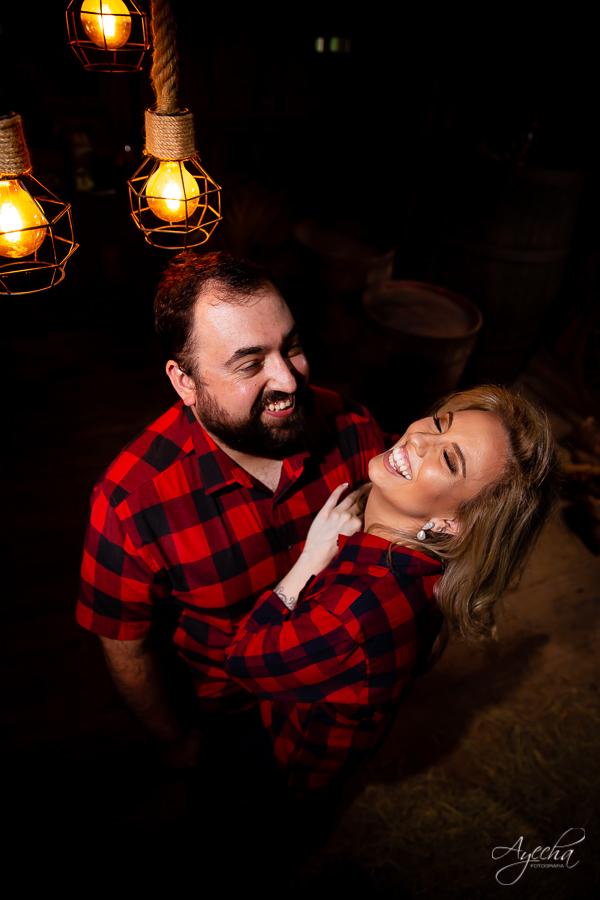 Chácara para ensaios fotográficos em curitiba; chácara ienkot; ensaio de casamento; ensaio rústico; ensaio no celeiro; pré wedding curitiba; casamentos piraquara; casamentos pinhais; fotógrafos de casamento; 