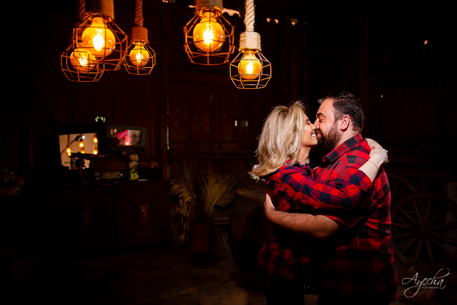 Chácara para ensaios fotográficos em curitiba; chácara ienkot; ensaio de casamento; ensaio rústico; ensaio no celeiro; pré wedding curitiba; casamentos piraquara; casamentos pinhais; fotógrafos de casamento; 