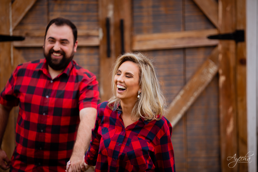 Chácara para ensaios fotográficos em curitiba; chácara ienkot; ensaio de casamento; ensaio rústico; ensaio no celeiro; pré wedding curitiba; casamentos piraquara; casamentos pinhais; fotógrafos de casamento; locação para ensaio fotográfico; 