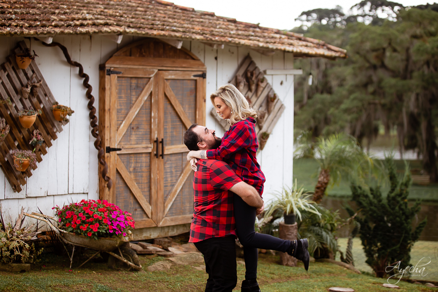 Chácara para ensaios fotográficos em curitiba; chácara ienkot; ensaio de casamento; ensaio rústico; ensaio no celeiro; pré wedding curitiba; casamentos piraquara; casamentos pinhais; fotógrafos de casamento; locação para ensaio fotográfico; 