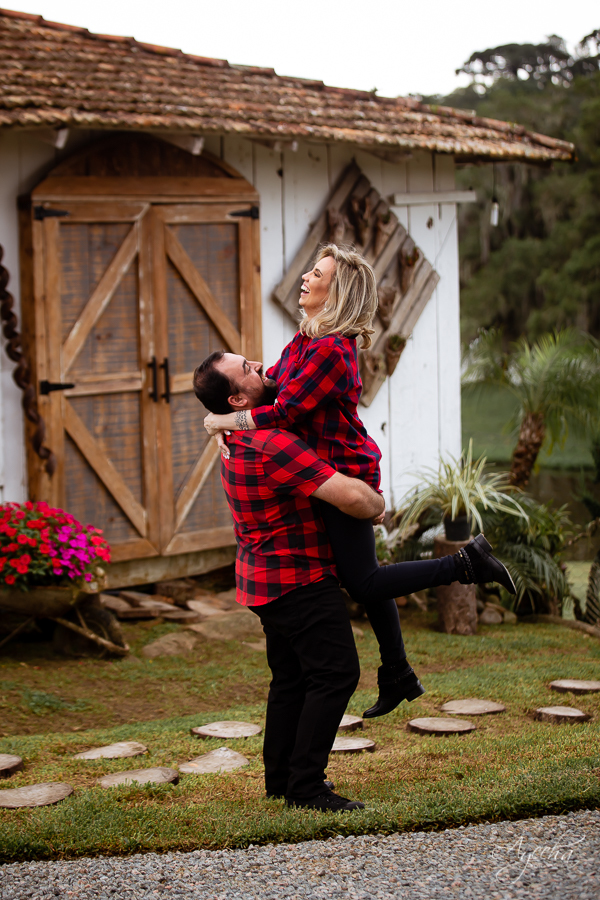Chácara para ensaios fotográficos em curitiba; chácara ienkot; ensaio de casamento; ensaio rústico; ensaio no celeiro; pré wedding curitiba; casamentos piraquara; casamentos pinhais; fotógrafos de casamento; locação para ensaio fotográfico; 