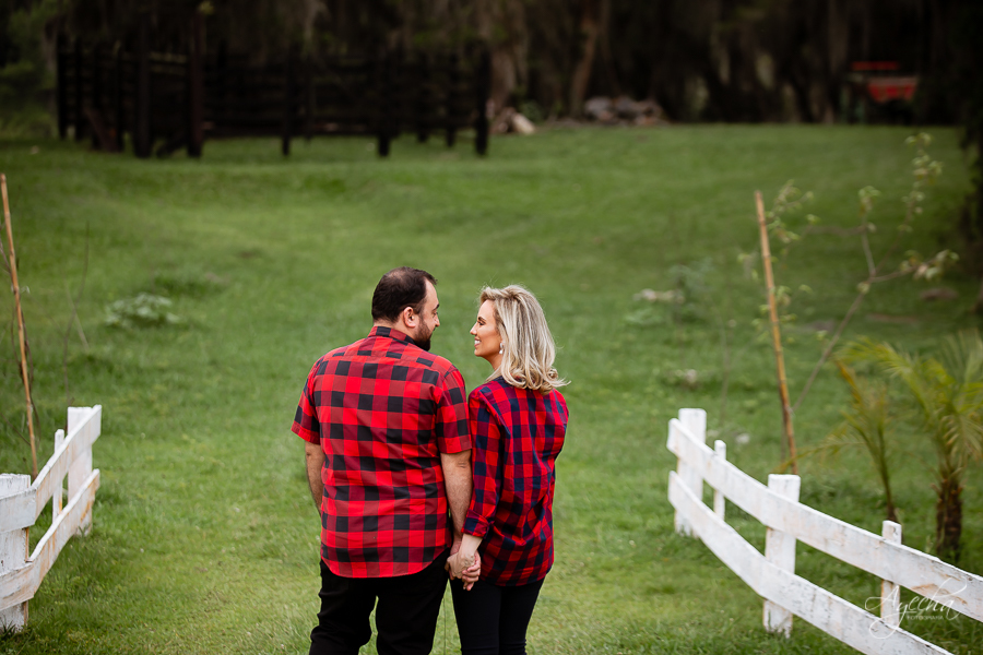 Chácara para ensaios fotográficos em curitiba; chácara ienkot; ensaio de casamento; ensaio rústico; ensaio no celeiro; pré wedding curitiba; casamentos piraquara; casamentos pinhais; fotógrafos de casamento; locação para ensaio fotográfico; 