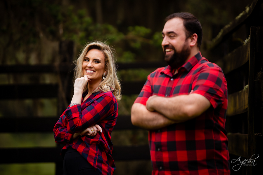 Chácara para ensaios fotográficos em curitiba; chácara ienkot; ensaio de casamento; ensaio rústico; ensaio no celeiro; pré wedding curitiba; casamentos piraquara; casamentos pinhais; fotógrafos de casamento; look para ensaio fotográfico; 