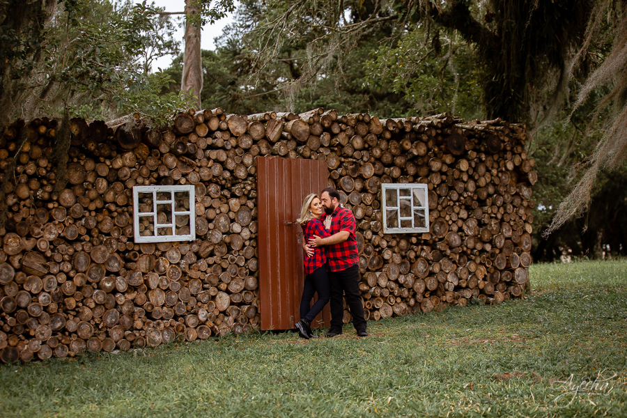 Chácara para ensaios fotográficos em curitiba; chácara ienkot; ensaio de casamento; ensaio rústico; ensaio no celeiro; pré wedding curitiba; casamentos piraquara; casamentos pinhais; fotógrafos de casamento; look para ensaio fotográfico; 
