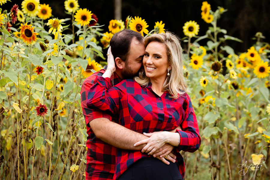 Chácara para ensaios fotográficos em curitiba; chácara ienkot; ensaio de casamento; ensaio rústico; ensaio no celeiro; pré wedding curitiba; casamentos piraquara; casamentos pinhais; fotógrafos de casamento; look para ensaio fotográfico; 