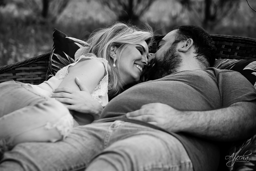 Chácara para ensaios fotográficos em curitiba; chácara ienkot; ensaio de casamento; ensaio rústico; ensaio no celeiro; pré wedding curitiba; casamentos piraquara; casamentos pinhais; fotógrafos de casamento; look para ensaio fotográfico; 