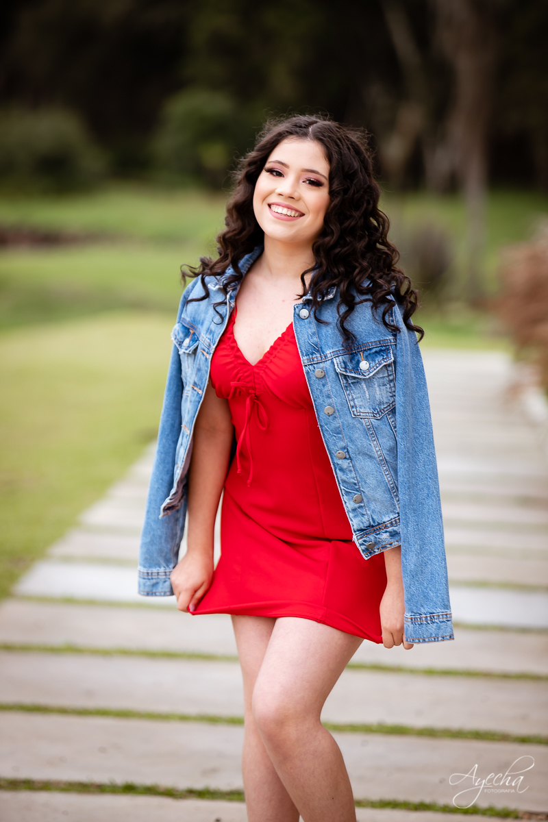 Ensaio no celeiro; ensaio romântico; ensaio delicado; ensaio de debutante; ensaio de 15 anos; book 15 anos curitiba; fotógrafos curitiba; fotógrafos piraquara; lugares para fazer ensaio fotográfico em curitiba; debutantes curitiba; 15 anos curitiba;