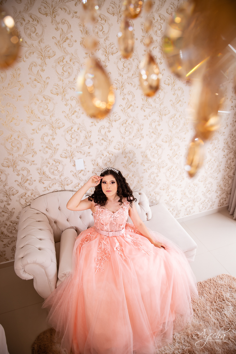 Ensaio no celeiro; ensaio romântico; ensaio delicado; ensaio de debutante; ensaio de 15 anos; book 15 anos curitiba; fotógrafos curitiba; fotógrafos piraquara; lugares para fazer ensaio fotográfico em curitiba; debutantes curitiba; 15 anos curitiba;