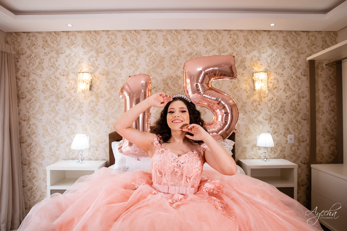 Ensaio no celeiro; ensaio romântico; ensaio delicado; ensaio de debutante; ensaio de 15 anos; book 15 anos curitiba; fotógrafos curitiba; fotógrafos piraquara; lugares para fazer ensaio fotográfico em curitiba; debutantes curitiba; 15 anos curitiba;