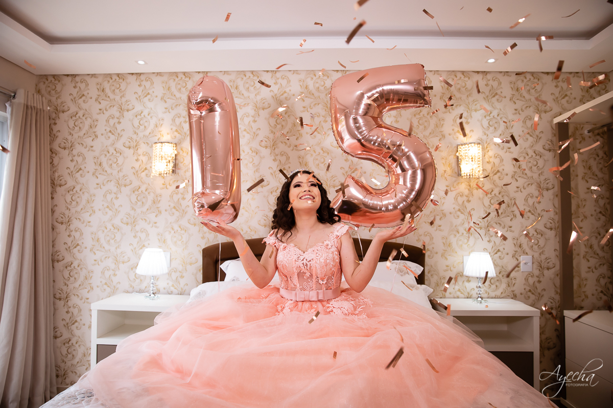 Ensaio no celeiro; ensaio romântico; ensaio delicado; ensaio de debutante; ensaio de 15 anos; book 15 anos curitiba; fotógrafos curitiba; fotógrafos piraquara; lugares para fazer ensaio fotográfico em curitiba; debutantes curitiba; 15 anos curitiba;