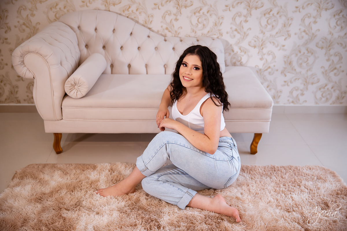 Ensaio no celeiro; ensaio romântico; ensaio delicado; ensaio de debutante; ensaio de 15 anos; book 15 anos curitiba; fotógrafos curitiba; fotógrafos piraquara; lugares para fazer ensaio fotográfico em curitiba; debutantes curitiba; 15 anos curitiba;