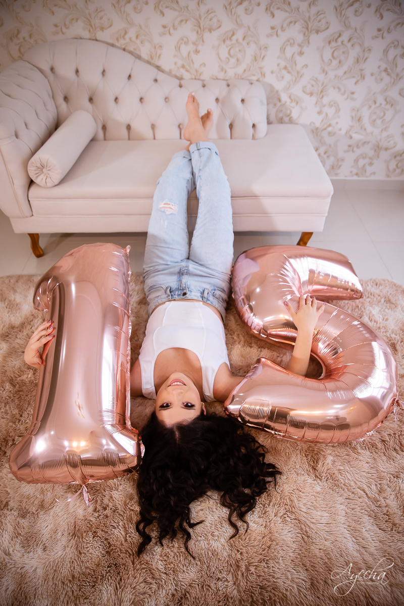 Ensaio no celeiro; ensaio romântico; ensaio delicado; ensaio de debutante; ensaio de 15 anos; book 15 anos curitiba; fotógrafos curitiba; fotógrafos piraquara; lugares para fazer ensaio fotográfico em curitiba; debutantes curitiba; 15 anos curitiba;