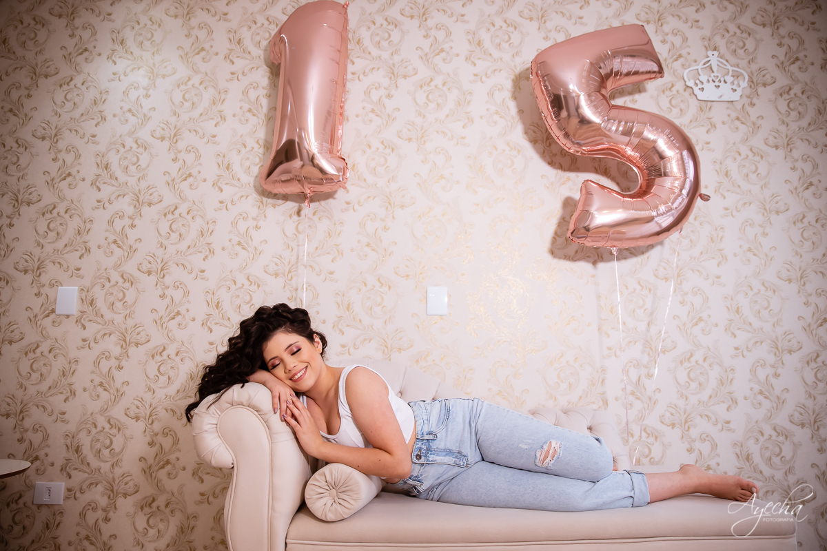 Ensaio no celeiro; ensaio romântico; ensaio delicado; ensaio de debutante; ensaio de 15 anos; book 15 anos curitiba; fotógrafos curitiba; fotógrafos piraquara; lugares para fazer ensaio fotográfico em curitiba; debutantes curitiba; 15 anos curitiba;