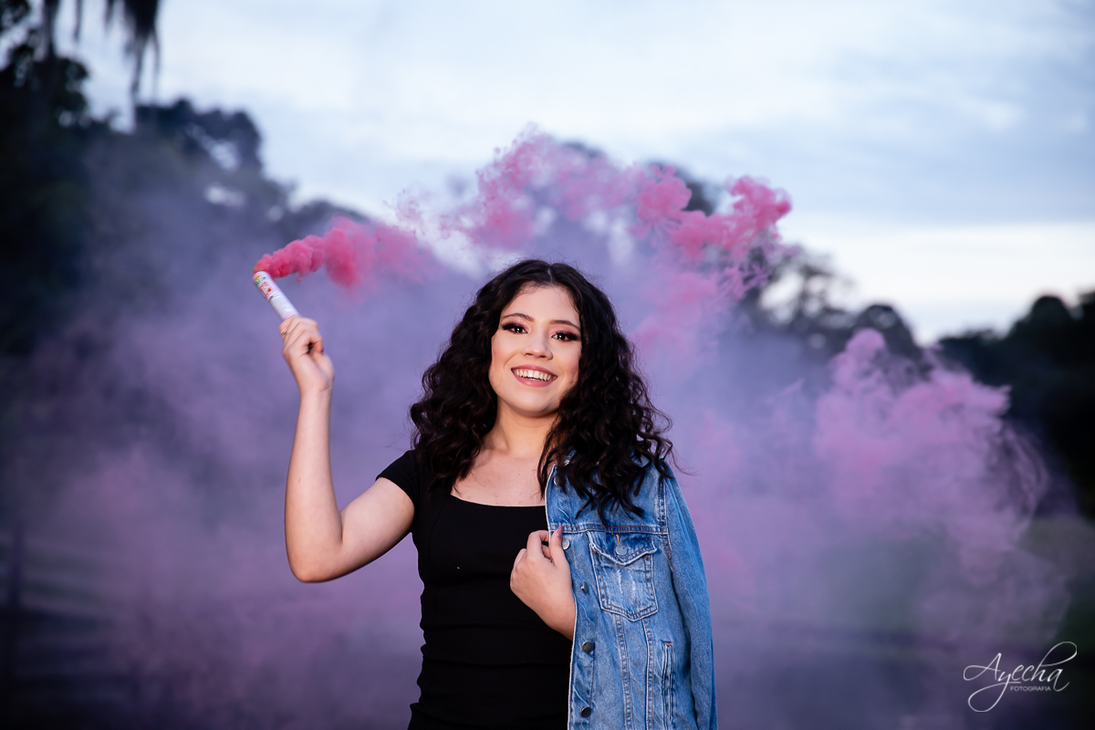 Ensaio no celeiro; ensaio romântico; ensaio delicado; ensaio de debutante; ensaio de 15 anos; book 15 anos curitiba; fotógrafos curitiba; fotógrafos piraquara; lugares para fazer ensaio fotográfico em curitiba; debutantes curitiba; 15 anos curitiba;