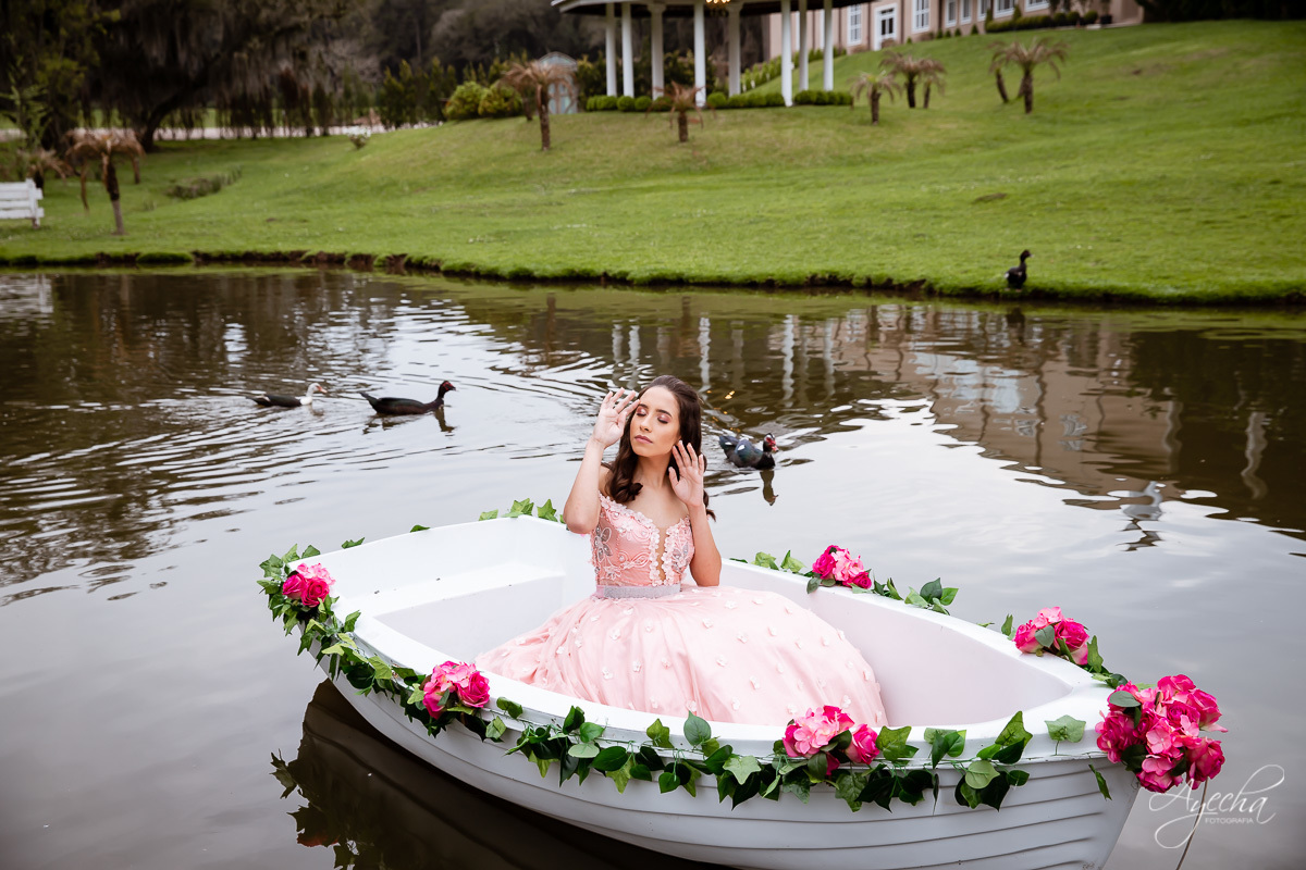 15 anos curitiba; vestido de debutante; 15 anos são josé dos pinhais; fotógrafos curitiba; ensaio romântico; ensaio delicado; debutante curitiba; book 15 anos; ensaio 15 anos; ensaio debutante; curitiba; piraquara; princesa; colombo; 