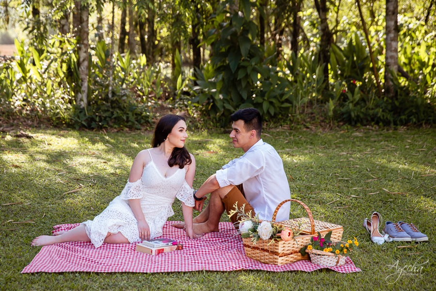 ensaio de casal morretes antonina; fotógrafos curitiba; fotógrafos morretes; fotógrafo piraquara; ensaio de casamento; book de casamento; ensaio trilho trem; ensaio por do sol; pré wedding; deborah ayecha fotografia; casamentos curitiba; noivas; zankyou;